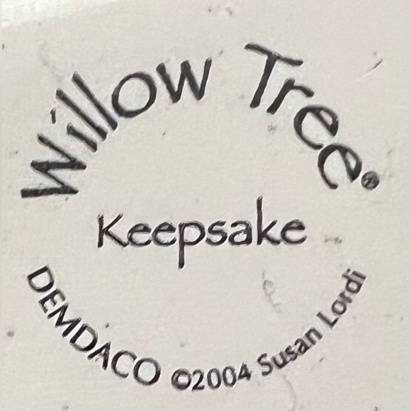 Willowtree Figurine: “Kept Forever In The Heart” - Picture 5 of 10